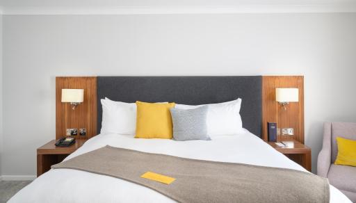 voco Oxford Thames, an IHG Hotel - Housity