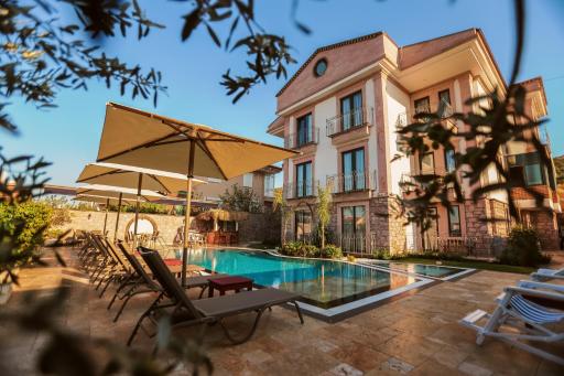 Sukha Cunda Otel - Housity