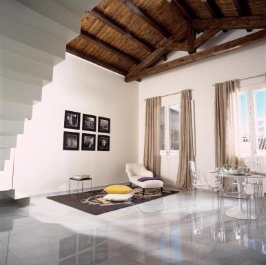 Right House - Characteristic Marina District - Housity