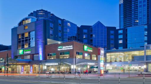 Holiday Inn Express Vancouver-Metrotown (Burnaby) - Housity