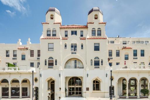 Tropicals of Palm Beach - Housity
