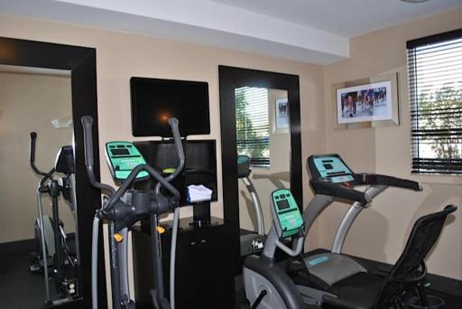 Holiday Inn Express Pittsburgh - Munhall, an IHG Hotel - Housity