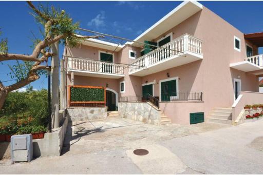 Manora Sucuraj 2 bedroom apartment - Housity