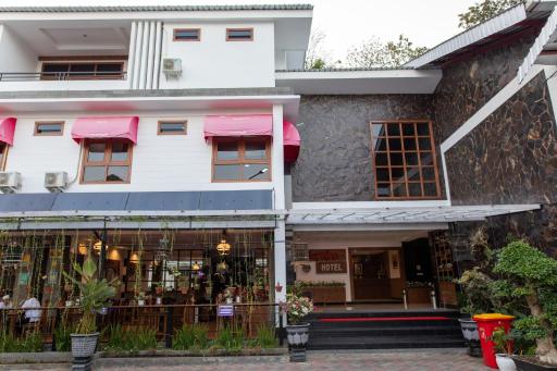 Baratha Hotel & Resto - Hizvo