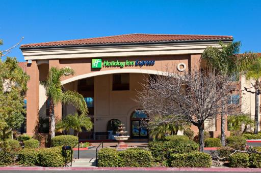 Holiday Inn Express Temecula, an IHG Hotel - Housity