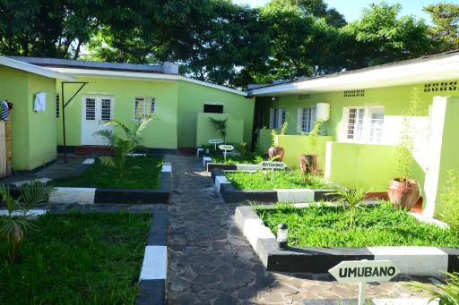 MUHABURA MOUNTAIN LODGE - Housity