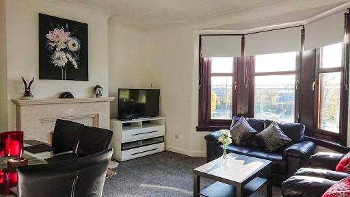 Carnock Road Apartment - Silverburn Shopping Centre - Housity