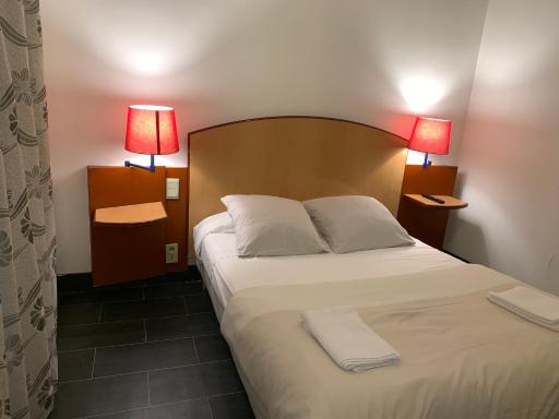 hôtel mondial - Housity