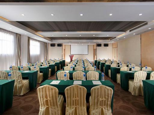 Vienna Hotel(Foshan Nanzhuang Ceramic Headquarters ) - Housity