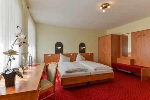 Hotel Kirchhainer Hof - Housity