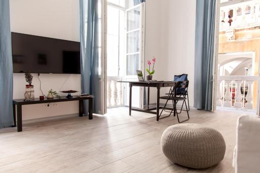 NIU LUX Apartments - Housity