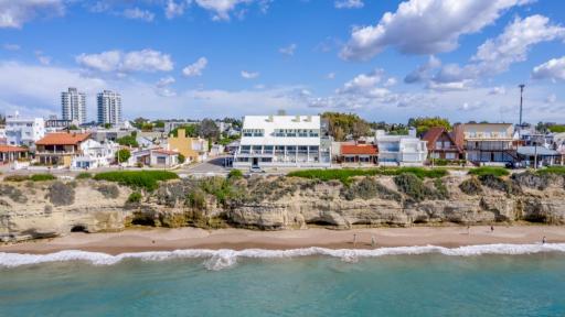 Hotel Riviera - Housity