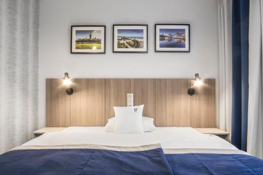 Hotel Urbi - Housity