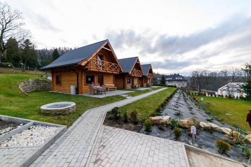 DOMKI SWOJSKIE CHATKI - Housity