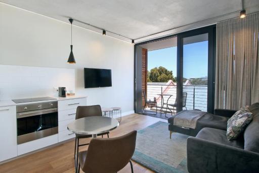 Docklands Deluxe One Bedroom Apartments by ITC Hospitality - Housity