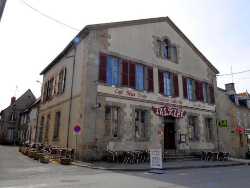 L'Alzire - Logis Auberge Culturelle - Housity