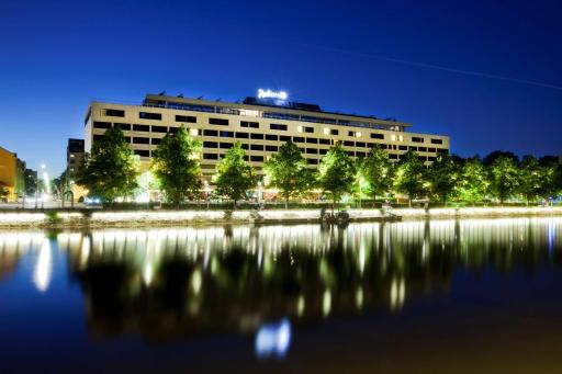 Radisson Blu Marina Palace Hotel, Turku - Housity