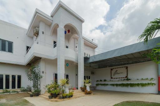 RedDoorz Syariah near Museum Tsunami Aceh 2 - Housity