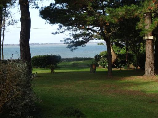 Ty Too, dans les bois, face mer - Housity