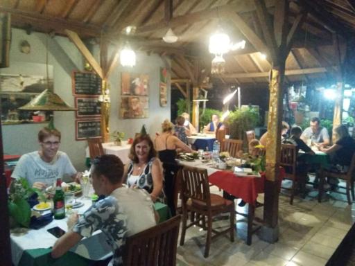 Barclona Guesthouses Lovina - Housity