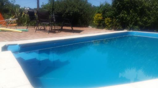 Habitación en casa con pileta en Río Ceballos - Housity