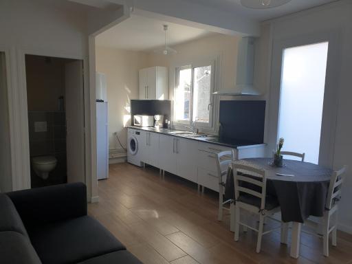 Appartement T4 LUMINEUX avec Balcon - 3ème étage sans ascenseur - Housity