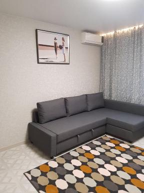 on Junatov 4 - Housity