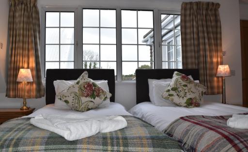 Three Horseshoes Country Inn - Housity