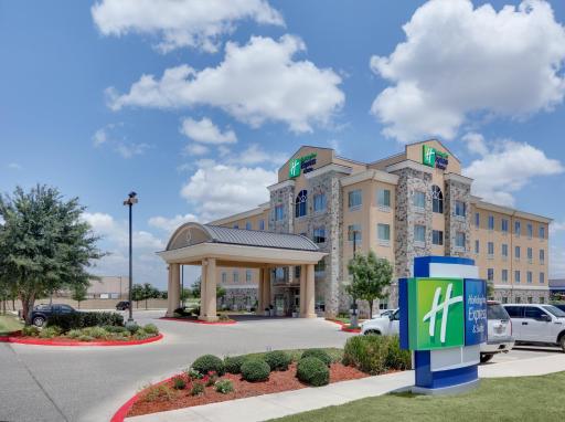 Holiday Inn Express & Suites San Antonio - Brooks City Base by IHG - Housity