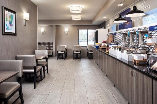 Holiday Inn Express Hotel & Suites Minneapolis - Minnetonka, an IHG Hotel - Housity