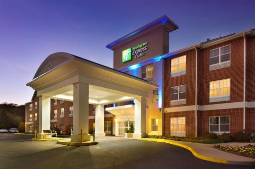 Holiday Inn Express & Suites Manassas by IHG - Housity