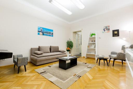 K17 Kinizsi Apartment - Housity