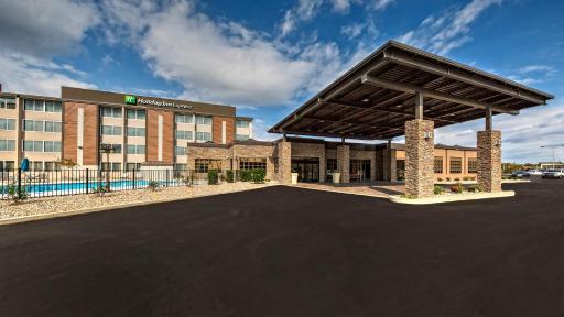 Holiday Inn Express Louisville Airport Expo Center by IHG - Housity