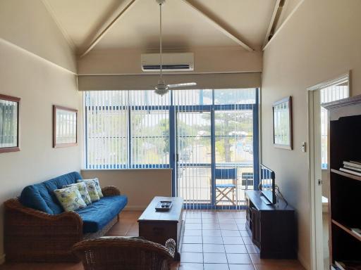 Granita's - 2 bedroom converted South Fremantle warehouse apartment - Housity