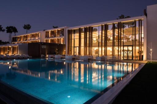 Aroeira Lisbon Hotel - Sea & Golf - Housity