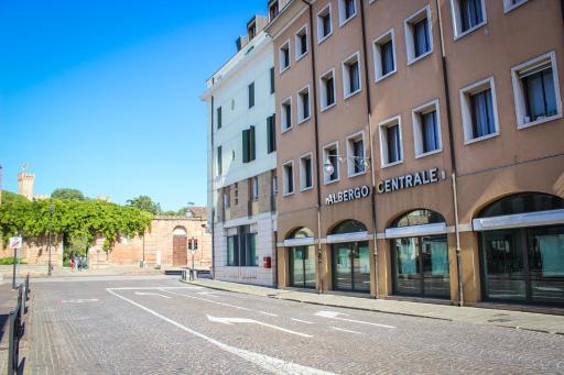Hotel Centrale - Housity