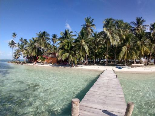Private Room in San Blas Islands PLUS meals - Housity