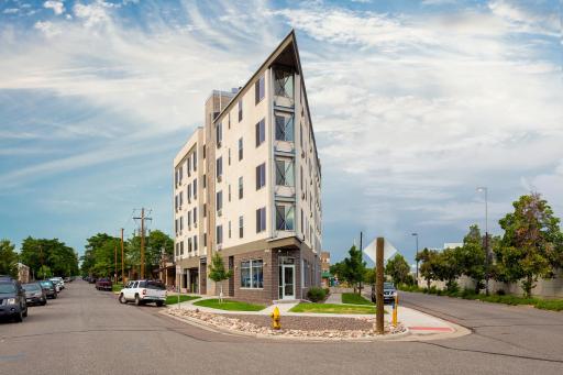 Kasa Comma LoHi Denver - Housity