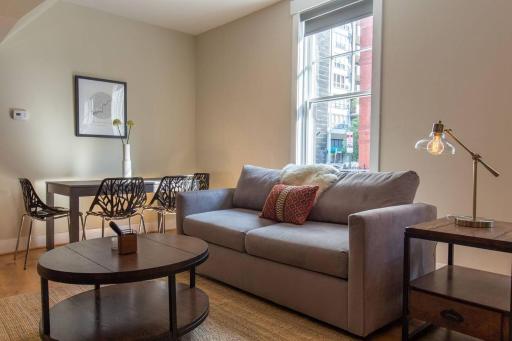 Abode Philadelphia - Rittenhouse Square Locust St - Housity
