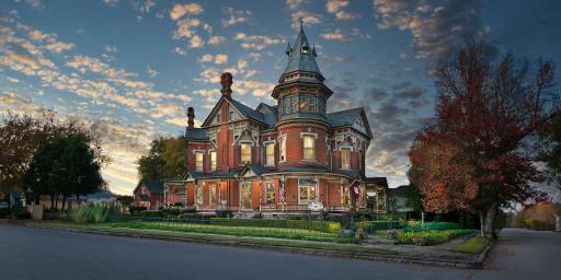 The Empress of Little Rock - Housity