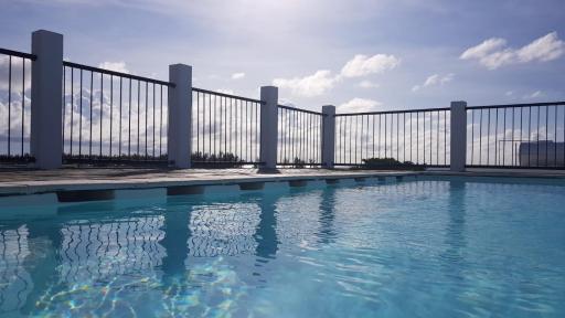 Modernes Apartment & Pool mit Mega Aussicht - Housity