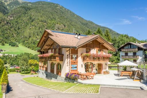 Hotel Genzianella - Housity