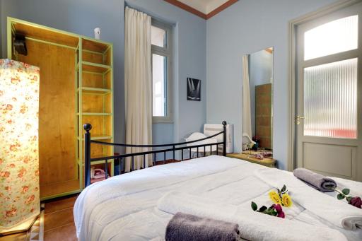 Athens Olive House - Housity