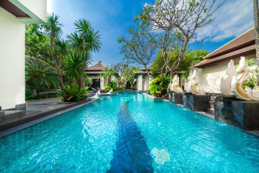 Luxury Thai Style Swimming Pool Villa, Private housekeeper,6 Bedrooms - Housity