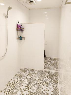 Real Bangkok Guesthouse - Housity
