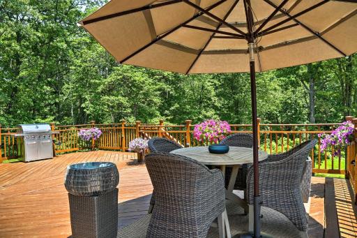 Colonial-Style Warwick Retreat - 1 Hour to NYC! - Housity