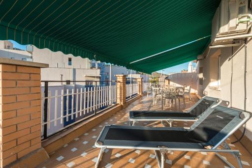 Big terrace and bright penthouse for 6 persons - Housity