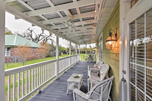 Cozy Pass Christian House - Steps From Beach - Housity