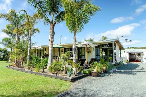 Peacock Lodge in Ngunguru - Housity