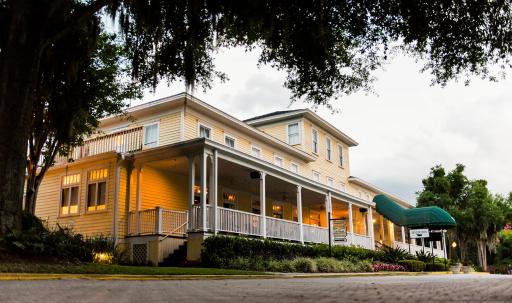 Lakeside Inn on Lake Dora - Housity